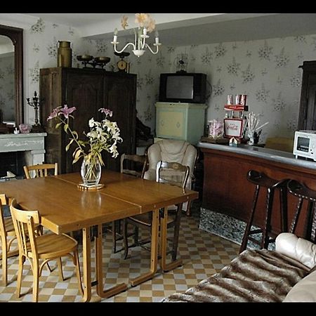 Maryse Et Jean-Pierre Bed and Breakfast Longues-sur-Mer Exterior foto